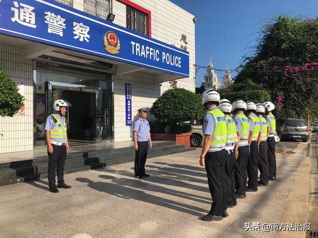 廣東汕頭交警警用摩托車(chē)巡邏新舉措來(lái)了(組圖)